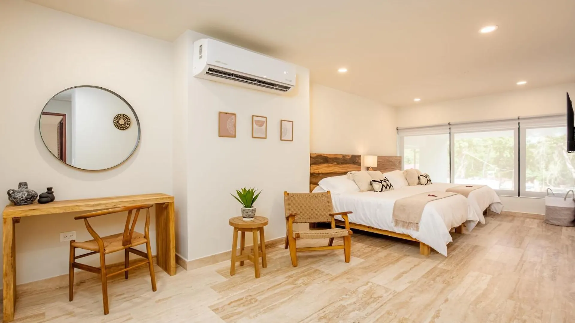 Chic Resort-Style Condo In Playa Del Carmen