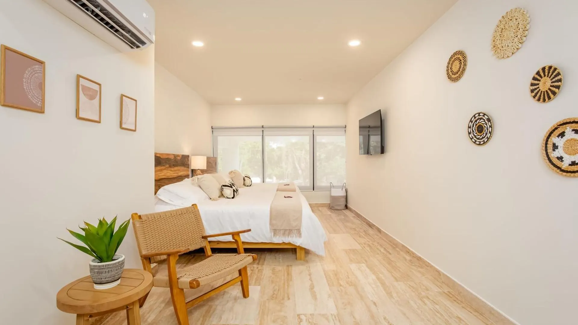 Chic Resort-Style Condo In Playa Del Carmen