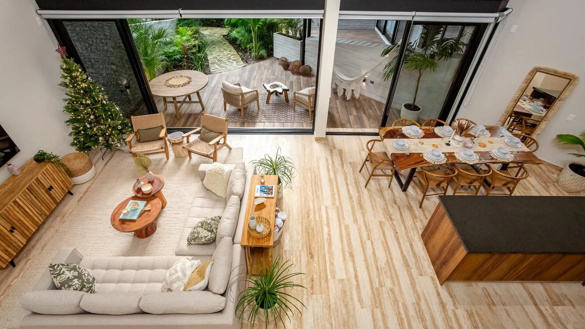 Chic Resort-Style Condo In Playa Del Carmen