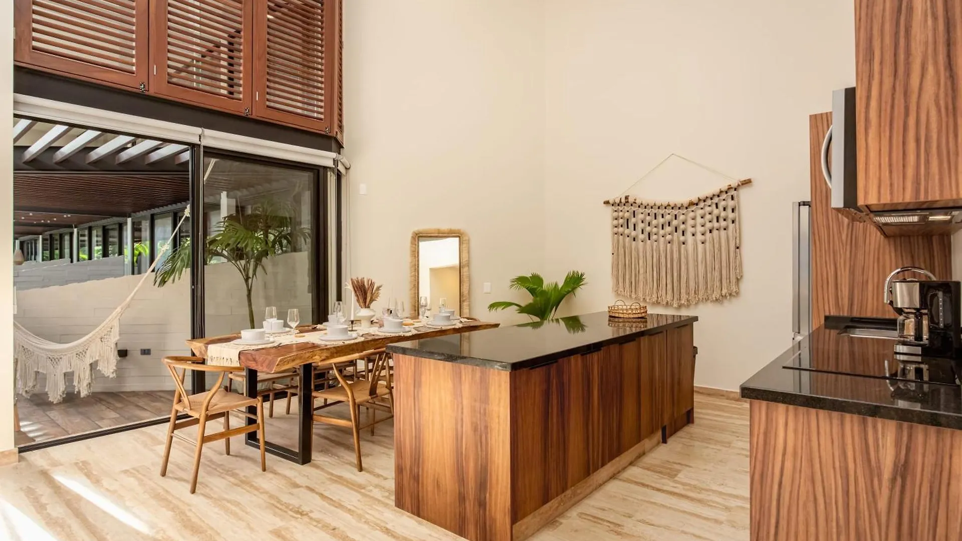 Chic Resort-Style Condo In Playa Del Carmen Holiday home
