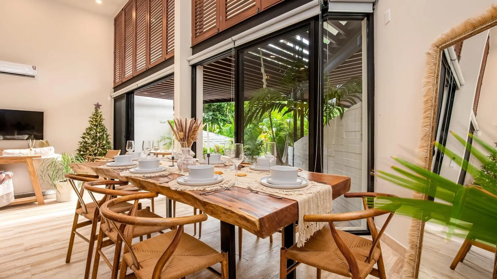 Chic Resort-Style Condo In Playa Del Carmen Holiday home